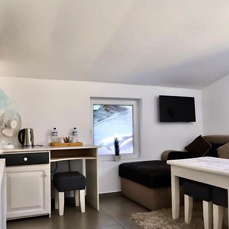 Cazare Moldi - Regim Hotelier Câmpulung Moldovenesc Exteriör bild