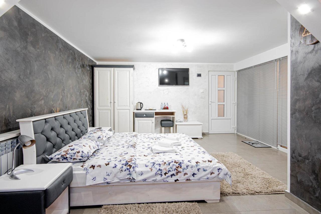 Cazare Moldi - Regim Hotelier Câmpulung Moldovenesc Exteriör bild