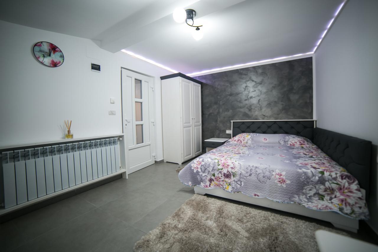 Cazare Moldi - Regim Hotelier Câmpulung Moldovenesc Exteriör bild